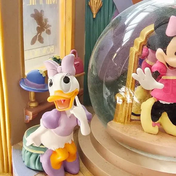 Vintage Disney Minnie's bou-tique With Minnie & Daisy Snowglobe Rare - Picture 6 of 16